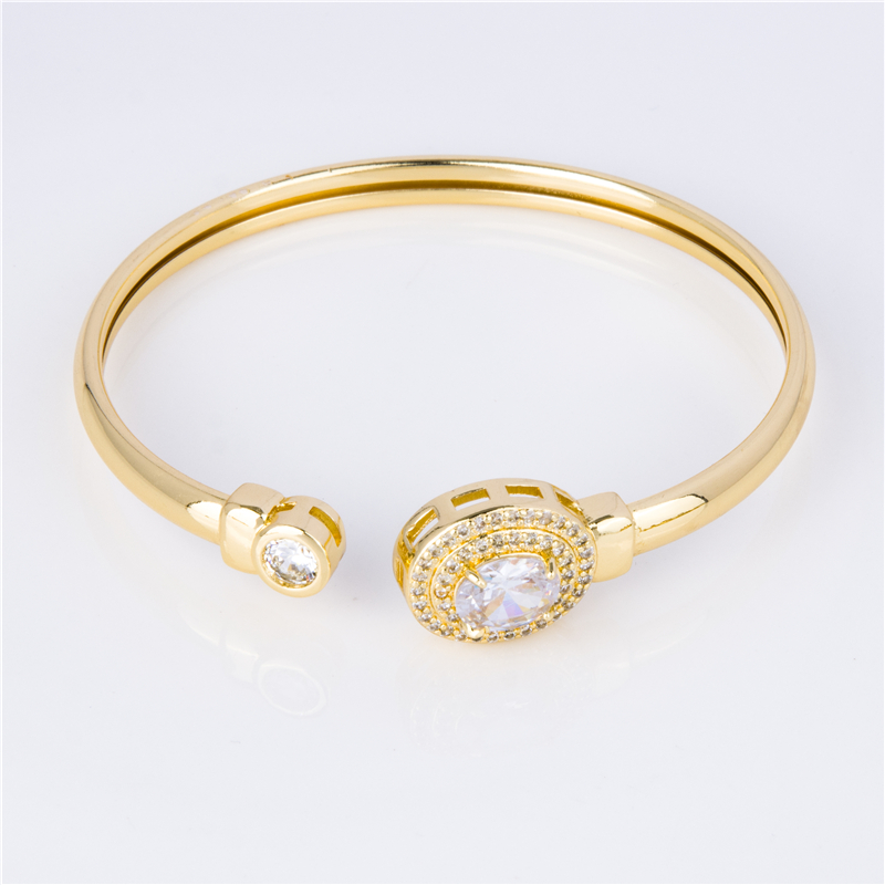 Minimalist Cuff Layered Looks