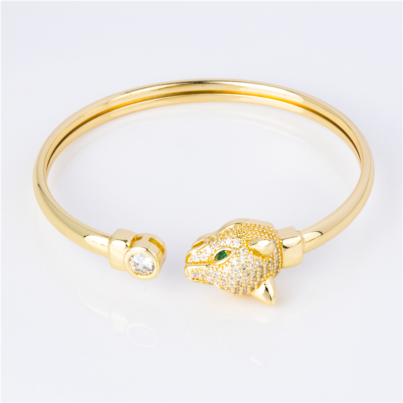 Minimalist Cuff Layered Looks