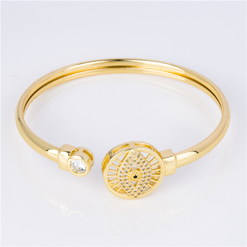 Minimalist Cuff Layered Looks
