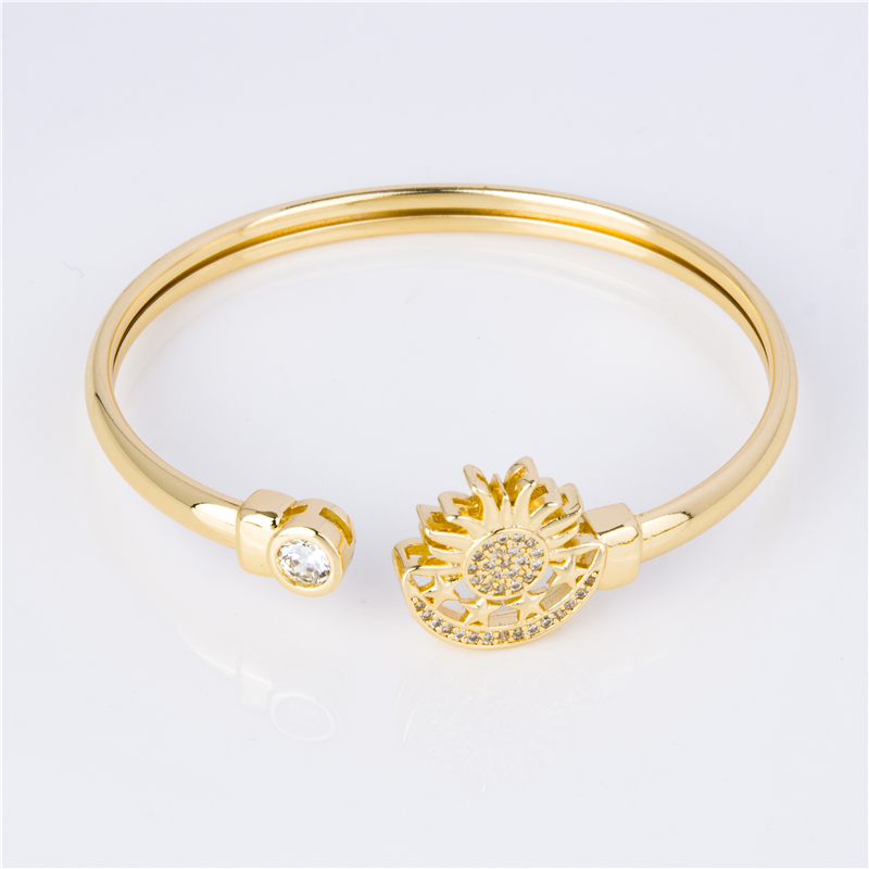 Minimalist Cuff Layered Looks