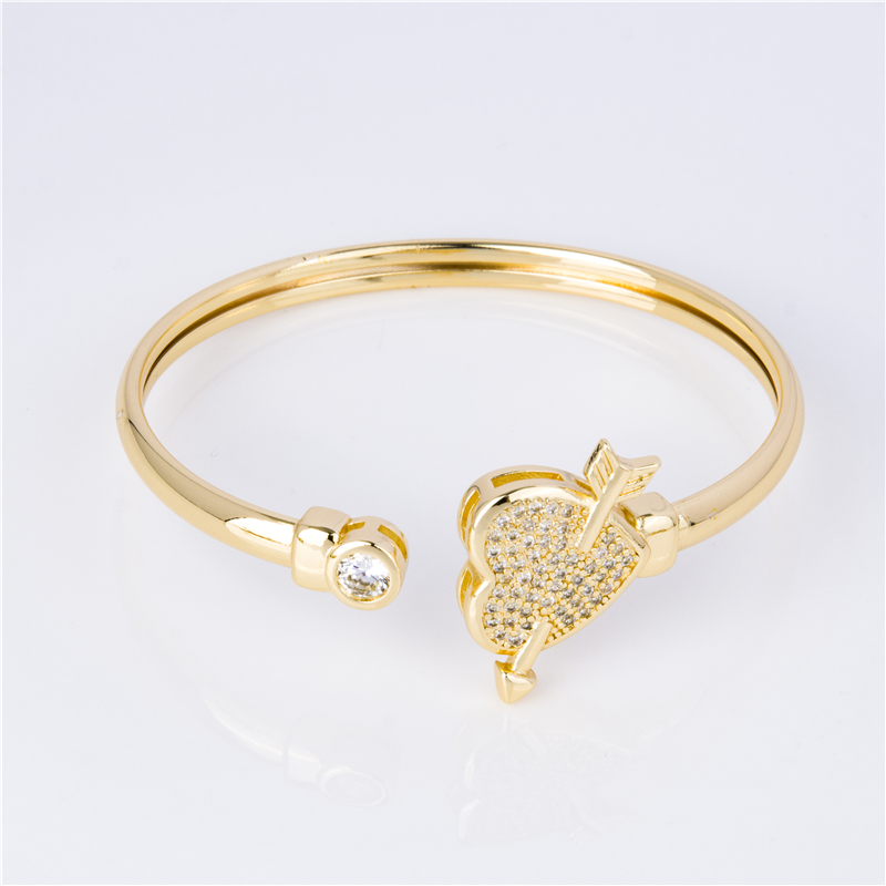 Minimalist Cuff Layered Looks