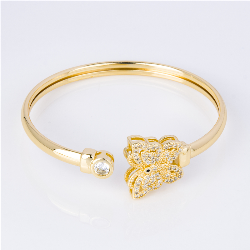Minimalist Cuff Layered Looks