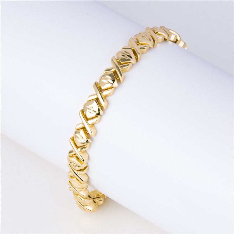 Gold-Plated XOXO Chain Bracelet - Textured Hugs & Kisses Links, Chic Everyday Jewelry for Women Gold-Plated XOXO Chain Bracelet - Textured Hugs & Kisses Links, Chic Everyday Jewelry for Women