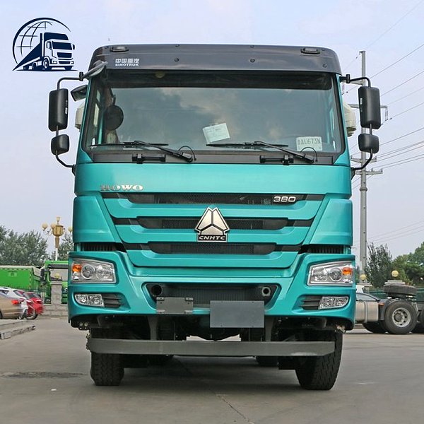 Heavy Sinotruk Truck Howo 380HP 6x4 10 Wheels Horse Truck