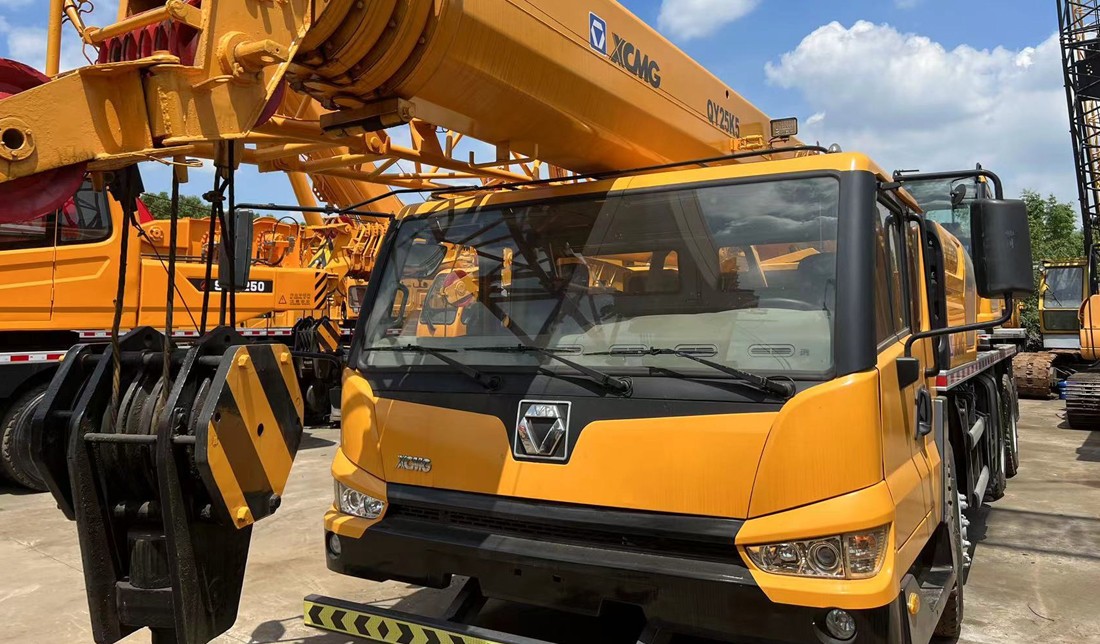 394ab8af7bf38a935617a6ae0e71585.png XCMG QY25K5 25 Ton Truck Crane