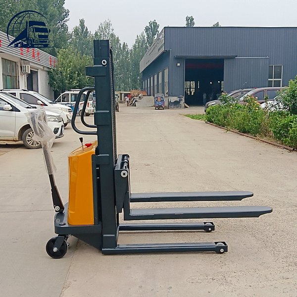 Apilador semieléctrico de 1.5 Ton – Altura de elevación de 3.5m | BAD1535