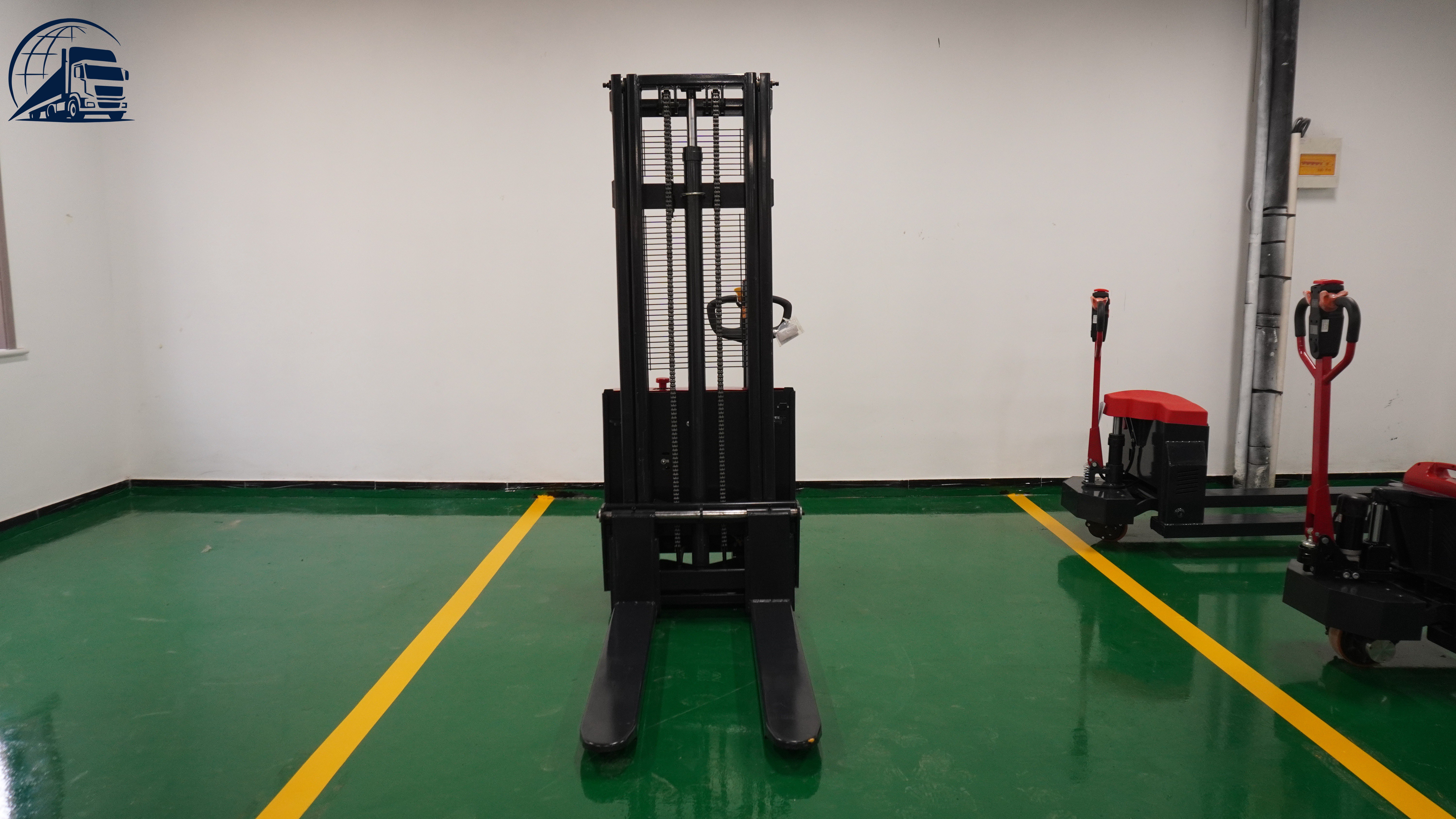 Gerbeur électrique accompagnant de 2 tonnes – Hauteur de levage de 2,5 m | CDD0225