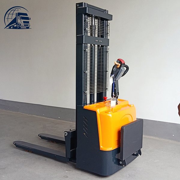 CDD1525 Apilador eléctrico de 1.5 toneladas y 2.5 m con conductor de pie, apilador de palés con conductor a bordo