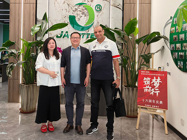 QX客户合影