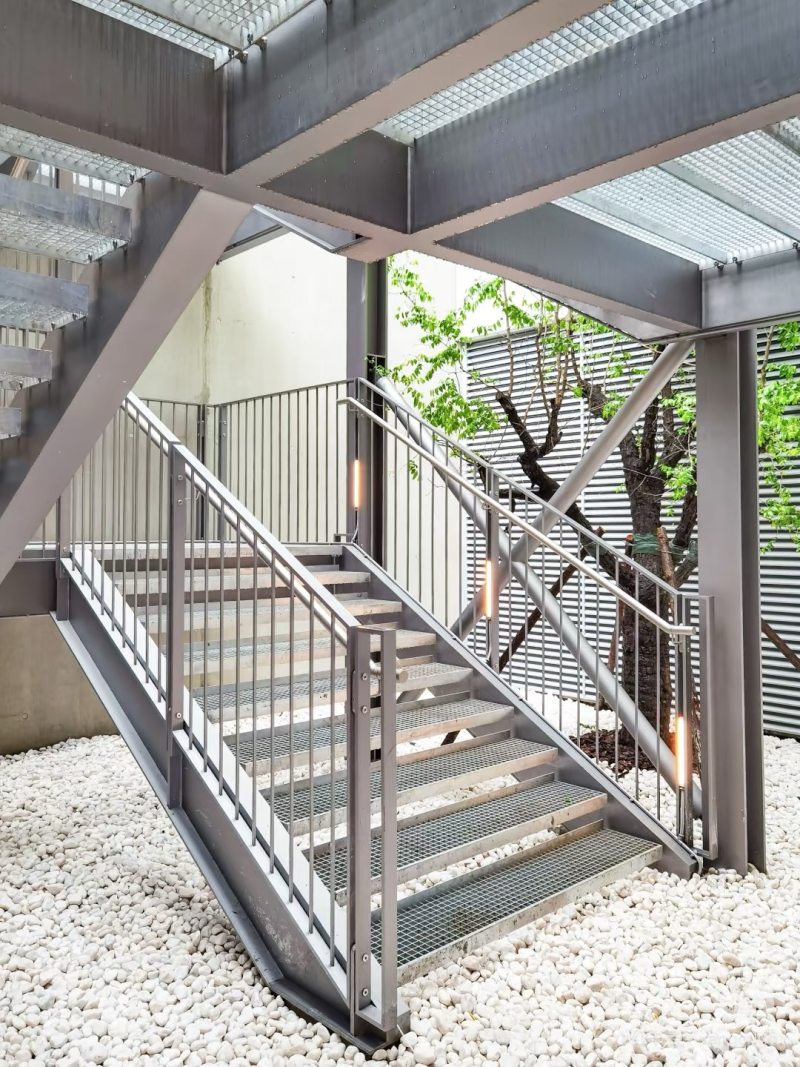 Handrail