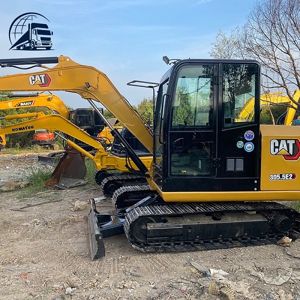 Excavatrice Cat 305.5E d'occasion de 5,5 tonnes