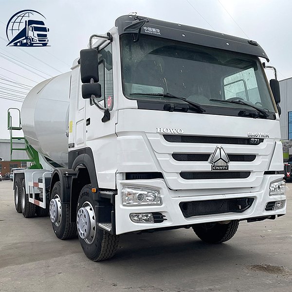 Camion malaxeur à béton Howo 371 8x4