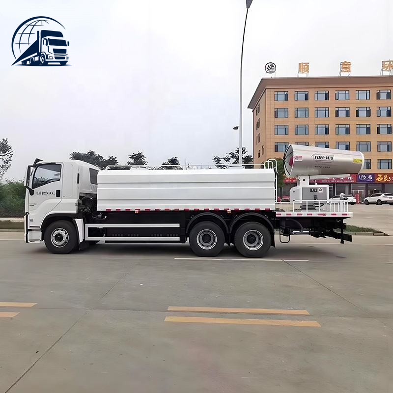 Camion-citerne de transport d'eau