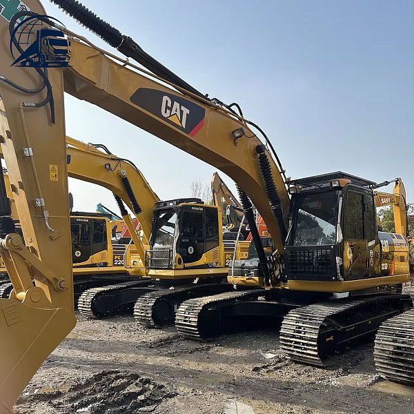 Excavatrice Cat 323