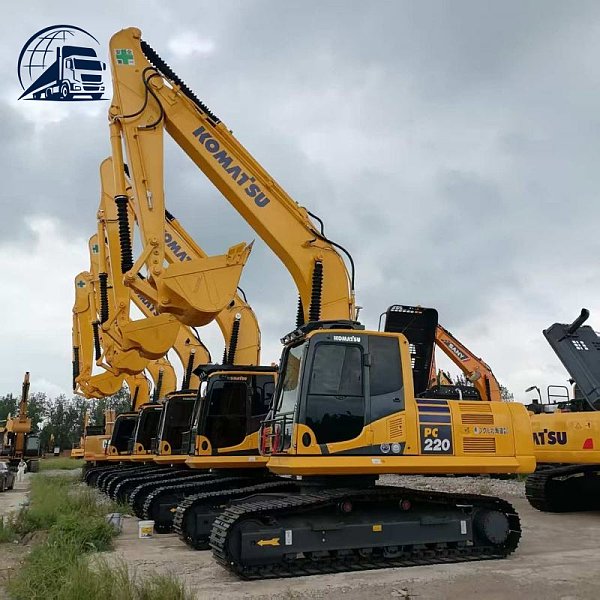 Pelle hydraulique Komatsu PC220