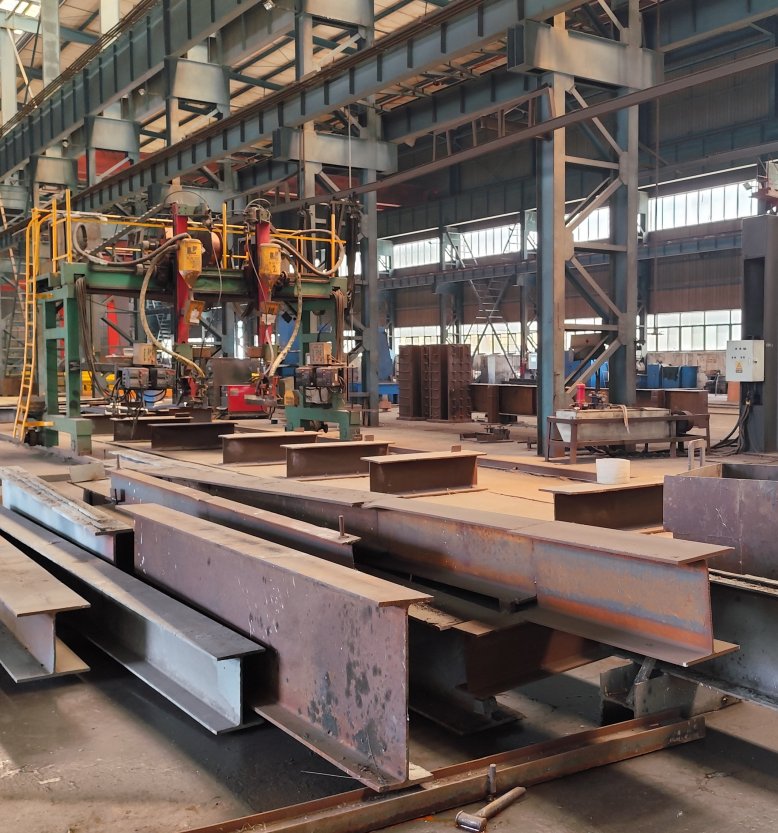 H7ea5907d7dcf490ba7fdab01b18e1fd7I Prefabricated Steel Warehouse with Crane System Industrial Lifting Ready