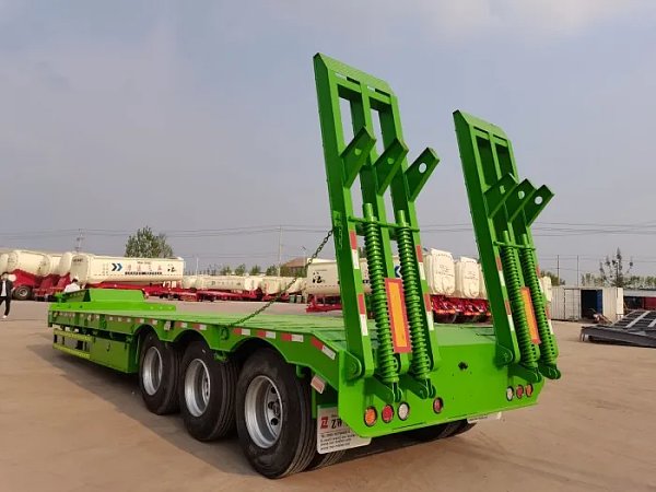 3 Axle Lowboy Semi Trailer