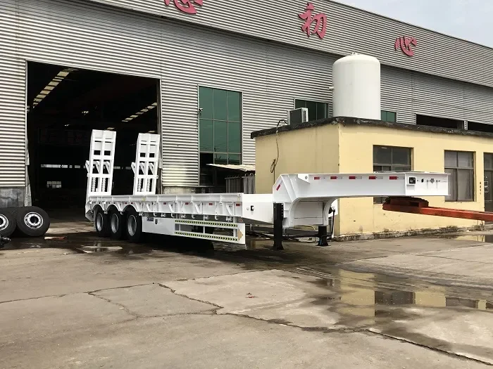 Low Bed Lowboy Equipment Truck Trailer