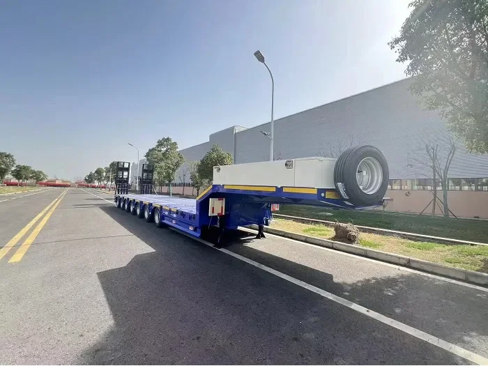 Multi-axis extendable low loader trailer