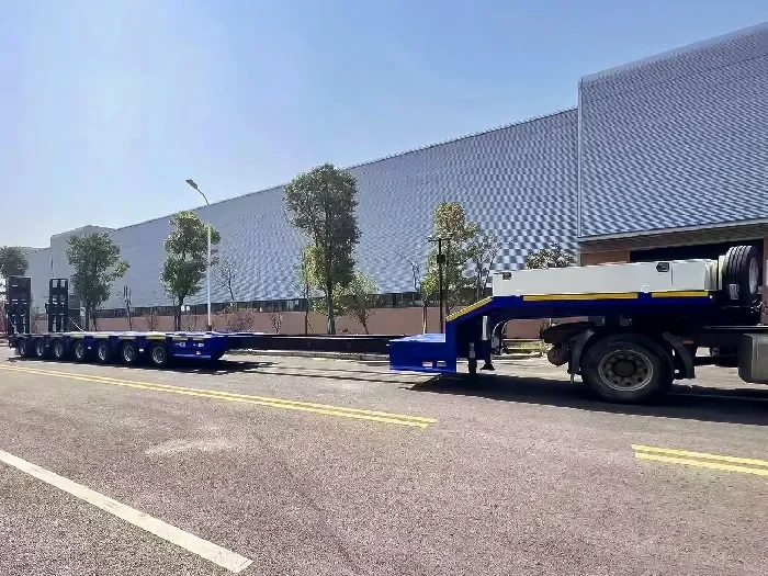 Multi-axis extendable low loader trailer