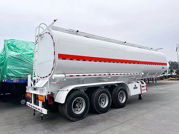 3-Axle Tanker Semi-Trailer Export