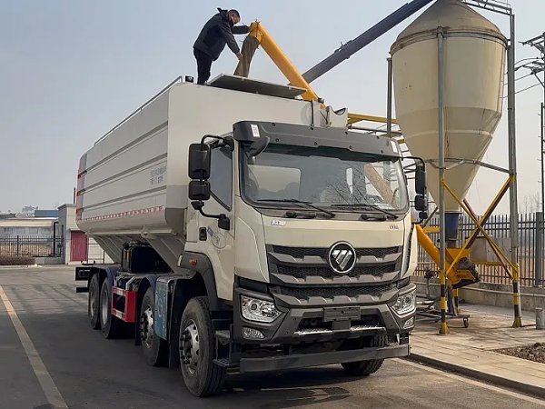 3 Axle 30 Ton Bulk Feed Grain Transport Trailer