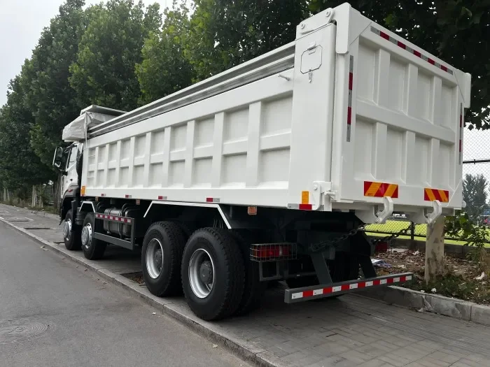 Sinotruck Howo NX 400hp Tipper Truck 8x4 Dump Truck