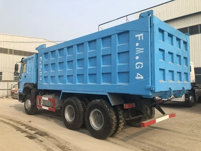Low Price Howo 371HP 6x4 Tipper Truck for Sale