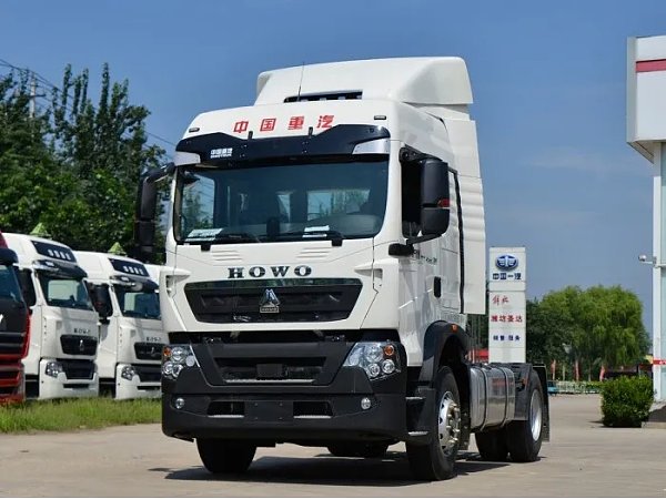 HOWO TX 4X2 400hp Tractor Trucks for Sale