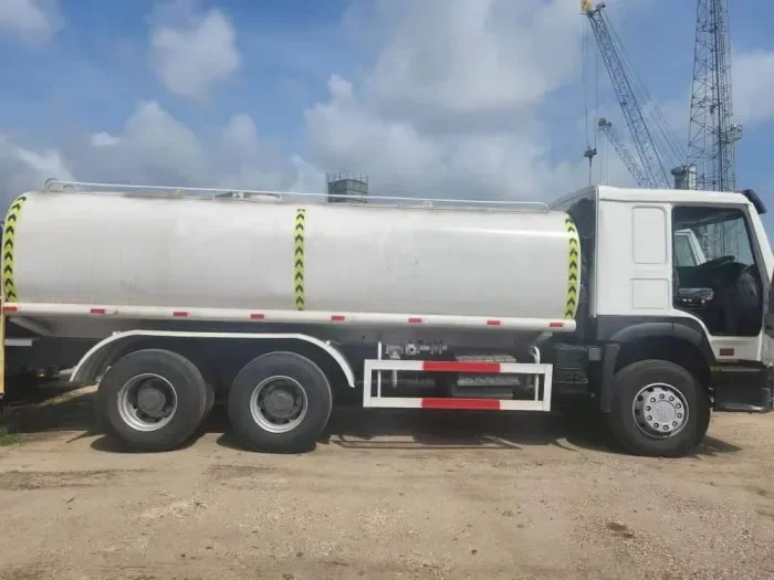 HOWO 371HP 6*4 Water Sprinkler Tanker Truck