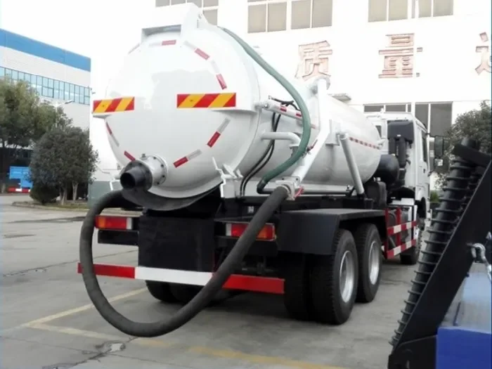 Manual Howo 6x4 10 Wheels Sewage Suction Truck