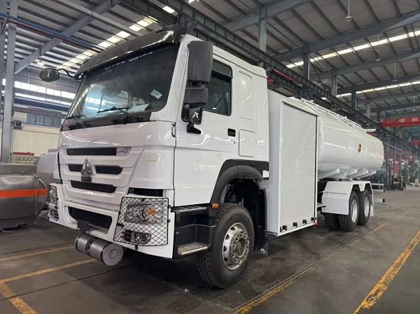 Sinotruk Aviation Fuel Refueling Truck