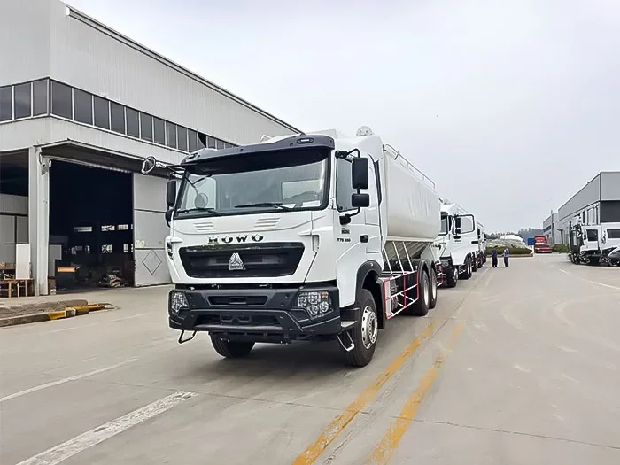 Howo 30m³ Feed Transport Trucks