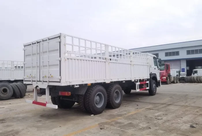 Sinotruk Truck Price 6x4 371HP Howo Cargo Truck