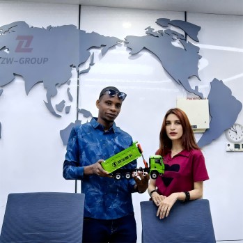 Client Visit: Guinean Customer Visits the Factory and Places Shacman Dump Truck