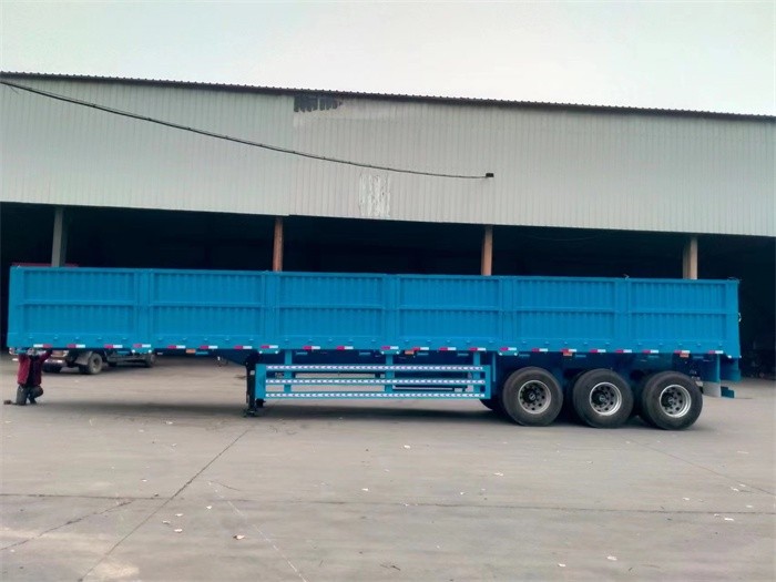 2044-202212301353456114 truck and trailer