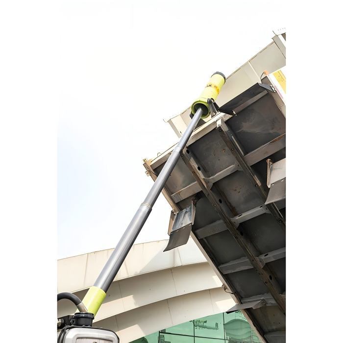 1788228830953234564142088192.jpg sitrak dump truck
