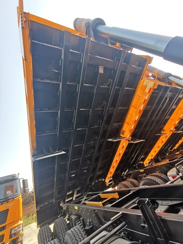 tipper truck