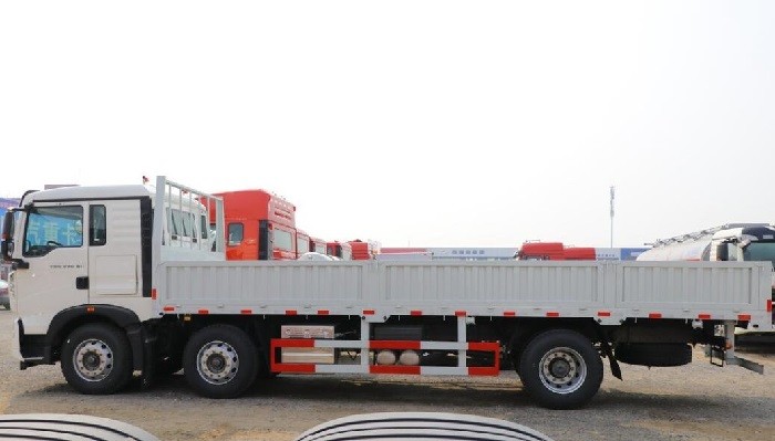 1788229328953236652389580800.jpg howo truck