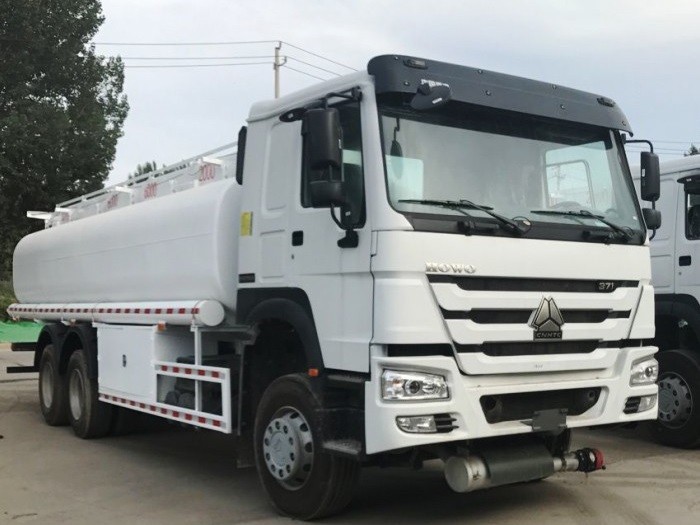 1788229694953238188427591680.jpg howo tanker truck