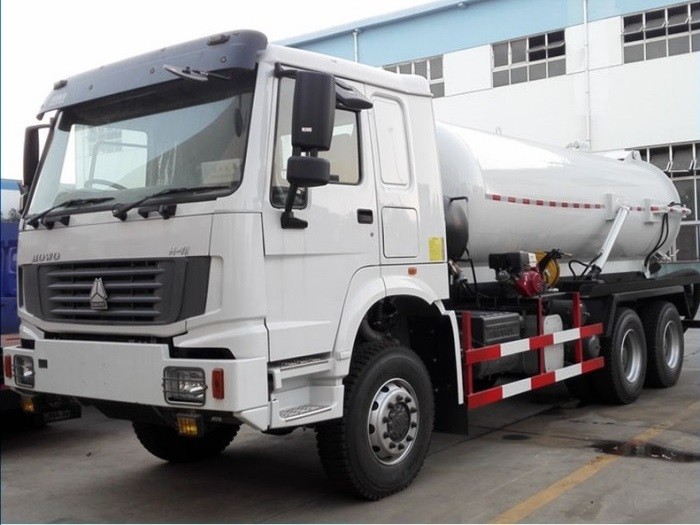 1788230007953239500993085440.jpg sewage suction truck