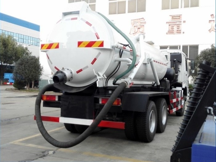 1788230020953239555787472896.jpg howo sewage suction truck