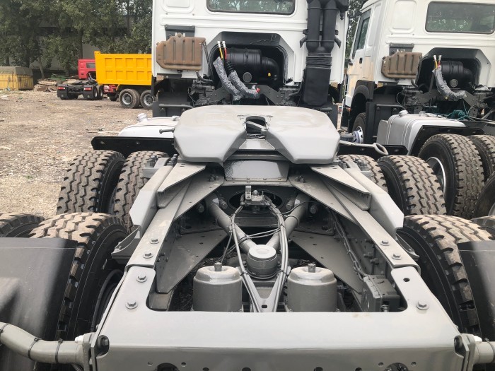 howo tractor truck