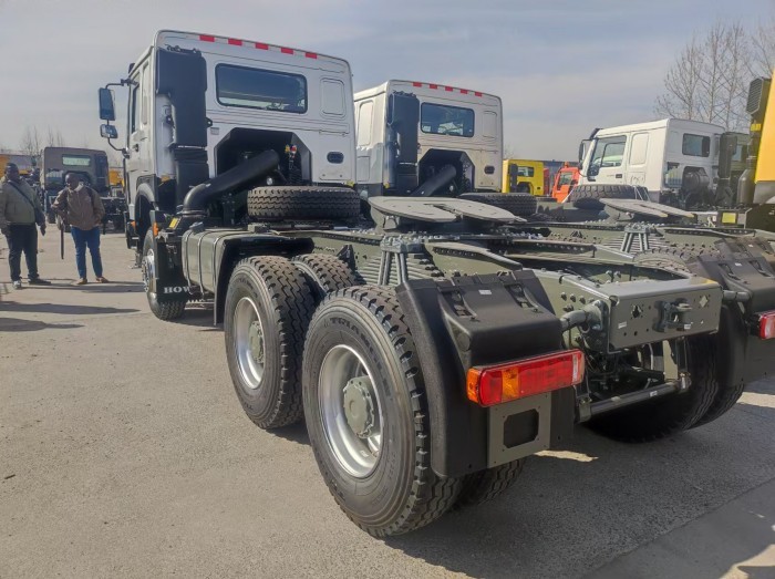 howo tractor truck