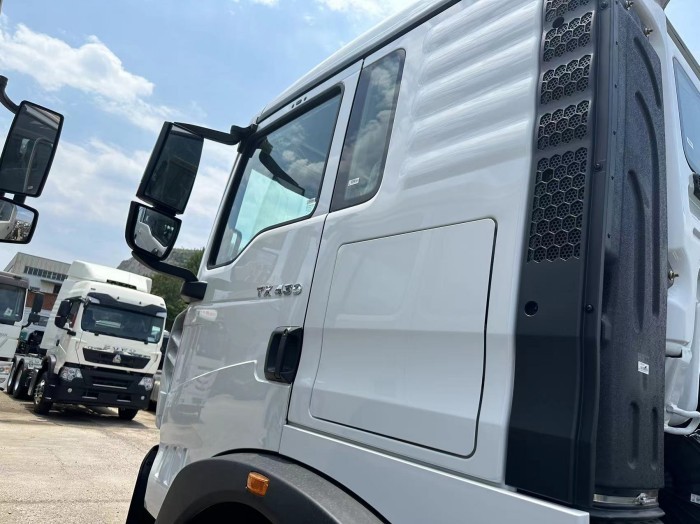 howo truck head