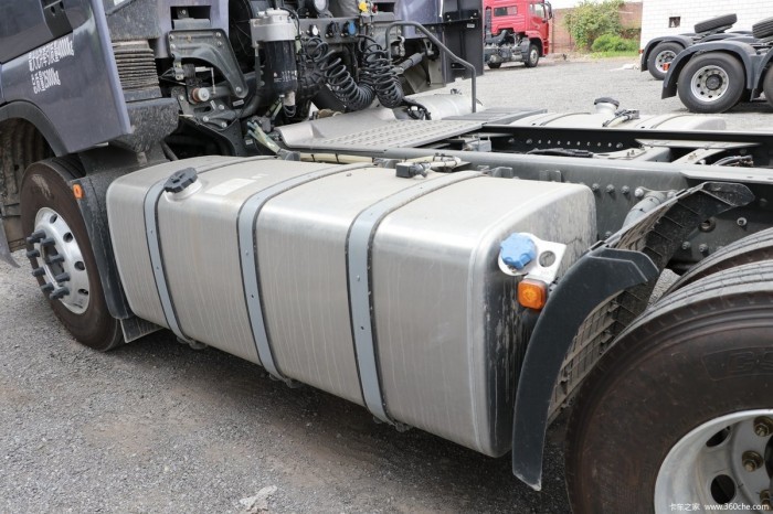 2044-202501151457209274 tractor truck for sale