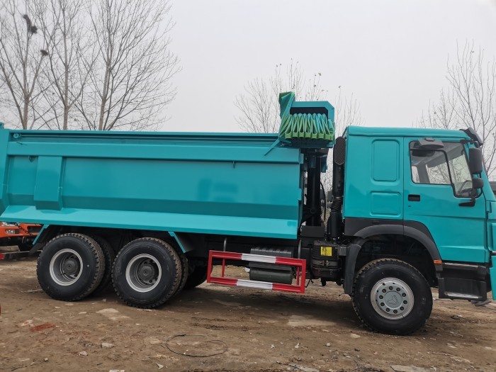 2044-202502131335140806 howo tpper truck
