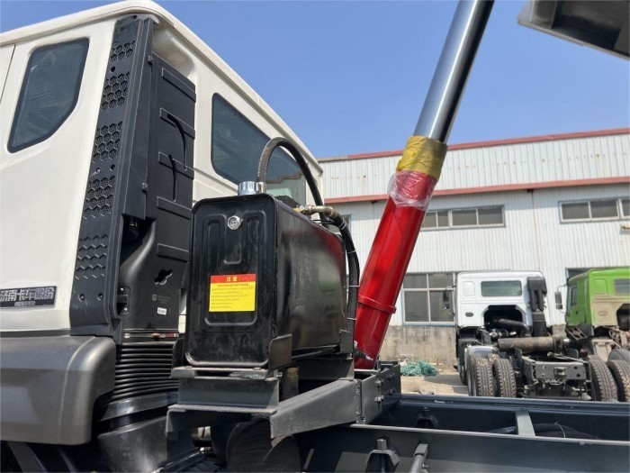 howo tipper truck