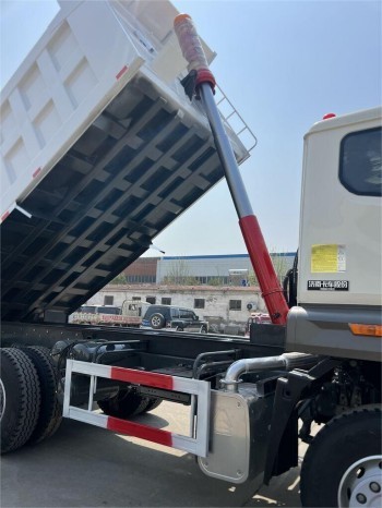 2044-202501141023407173 371 tipper truck