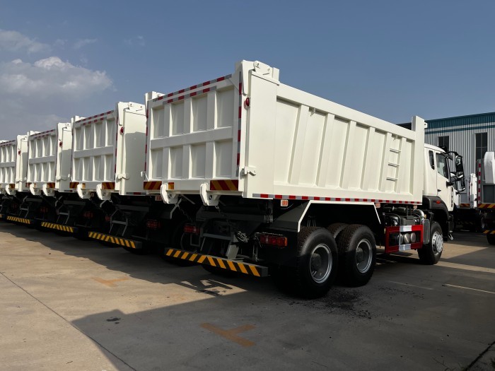 1788230953953243470629191680.jpg howo dump truck